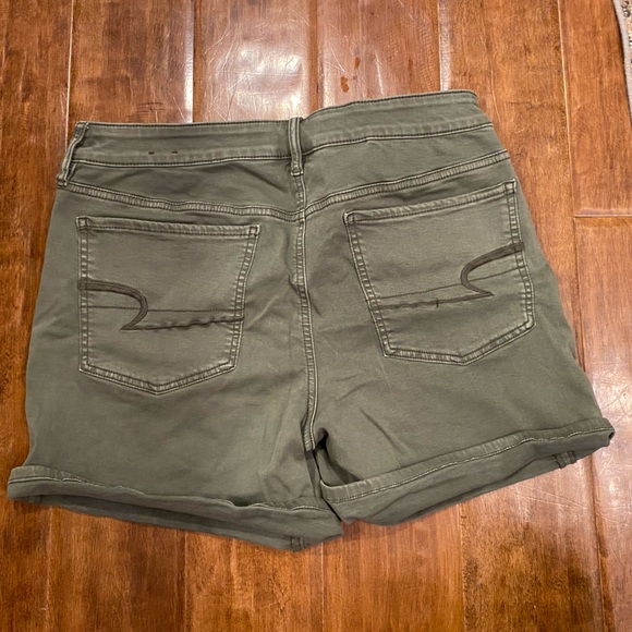 AE Distressed Shorts - Picture 3 of 4
